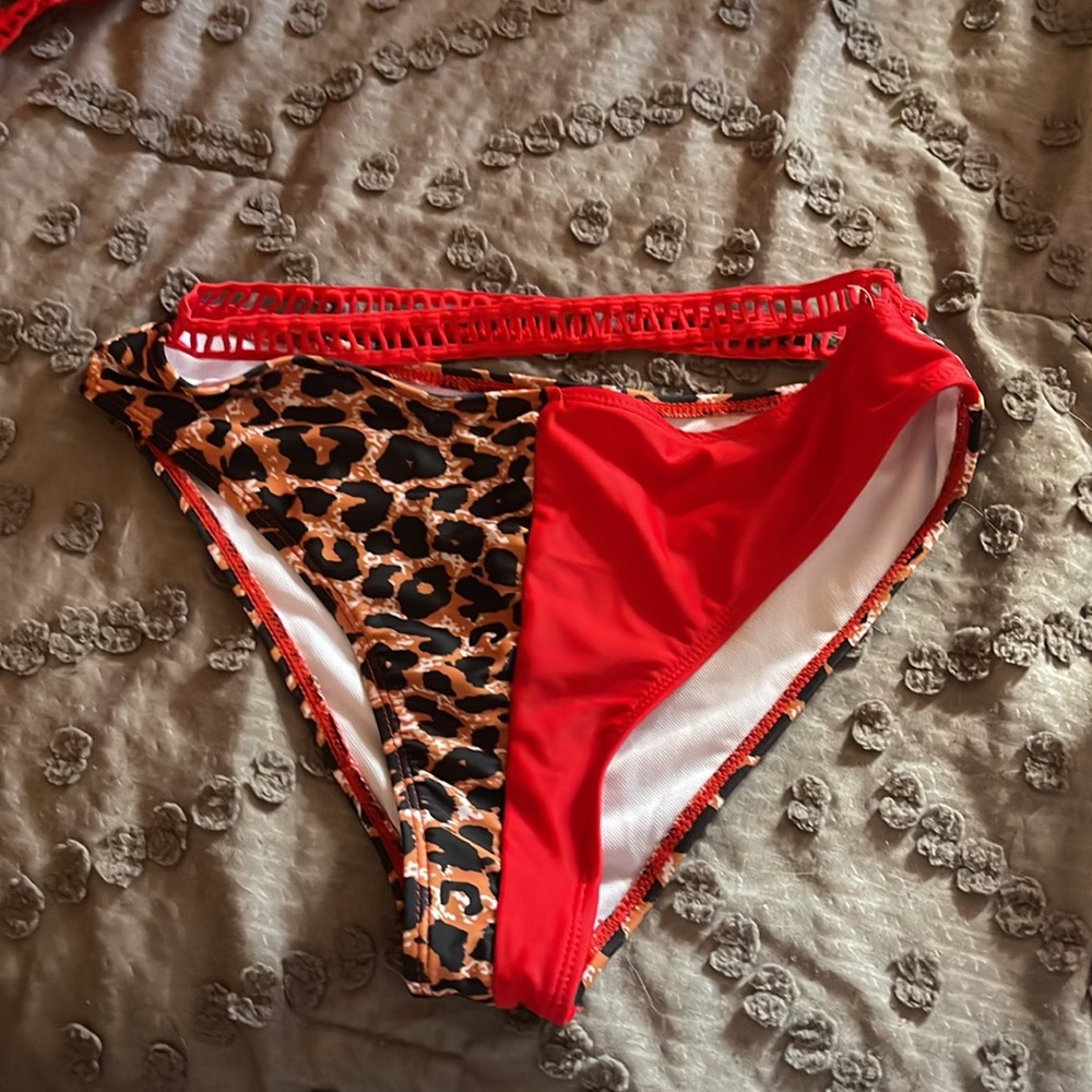 Bikini set - Picture 2 of 3
